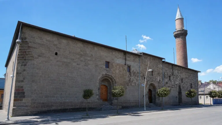 Gezilecek Yerler 2 Erzurum Ulu Camii